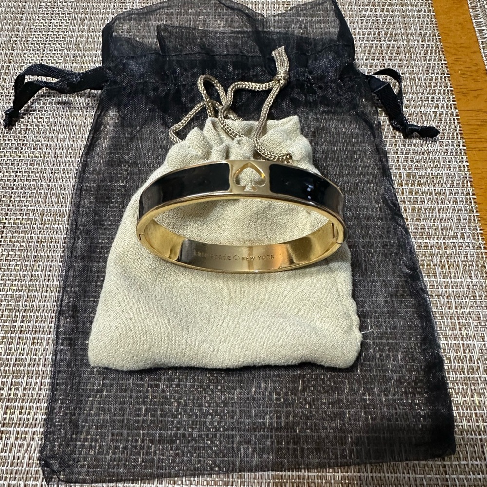 Kate spade ♠️ cut out bangle